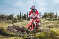 BETA ENDURO BIKE X-PRO 2T 250 MY26 - NAJETO 5 MTH, jako nová