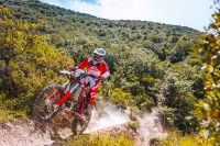 BETA ENDURO XTRAINER 2T 300 MY24 - najeto 23,7 mth