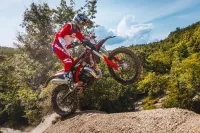 BETA ENDURO XTRAINER 2T 300 MY24 - najeto 23,7 mth