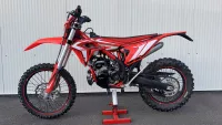 BETA ENDURO XTRAINER 2T 300 MY24 - najeto 23,7 mth