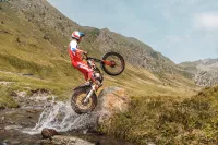 Beta Evo 250 MY24 - málo jetá, originální pneu