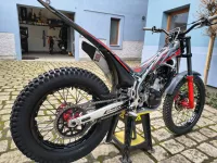 Beta Evo 250 MY24 - málo jetá, originální pneu