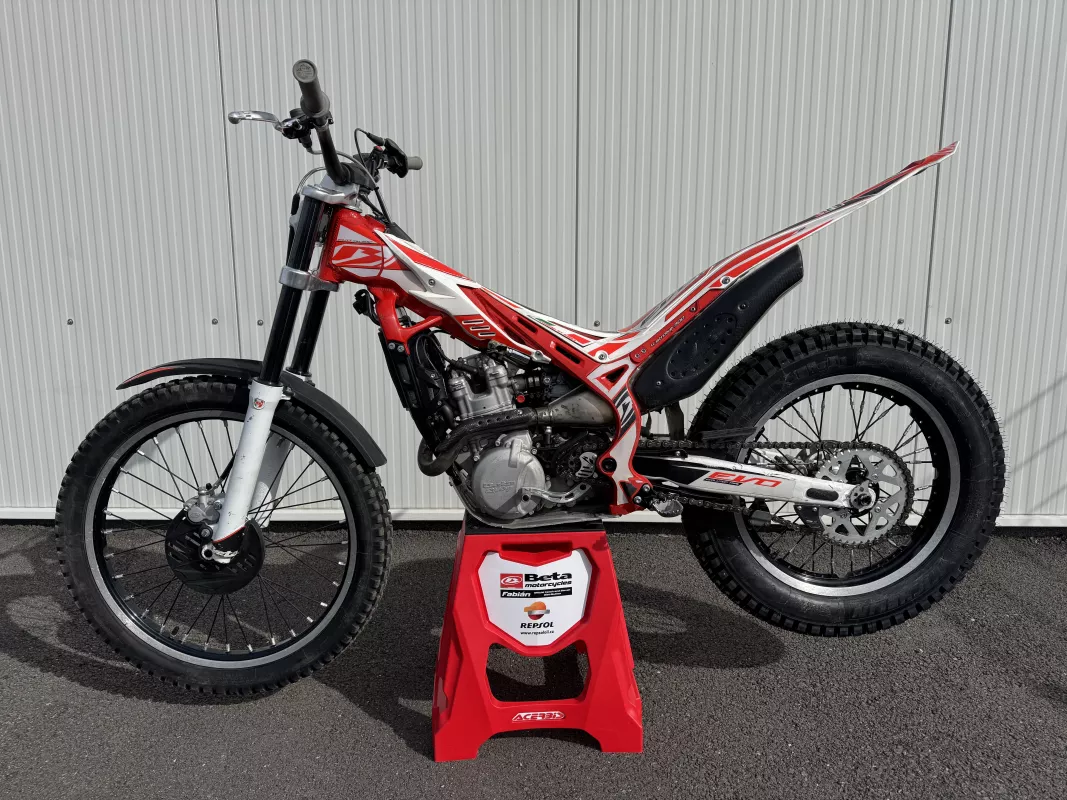 BETA EVO 4T 300 MY17 - nová zadní pneu