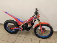 Beta Evo Factory 2T 125 MY25 - najeto 150 Mth