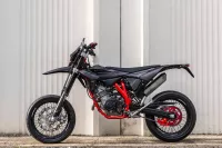 BETA MOTARD BIKE RR 4T 125 R - BLACK E5+