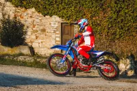 BETA ENDURO BIKE RR 4T 125 R - RACING BLUE/RED