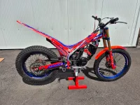 Beta Evo 125 2T Factory MY24 - najeto 86 mth