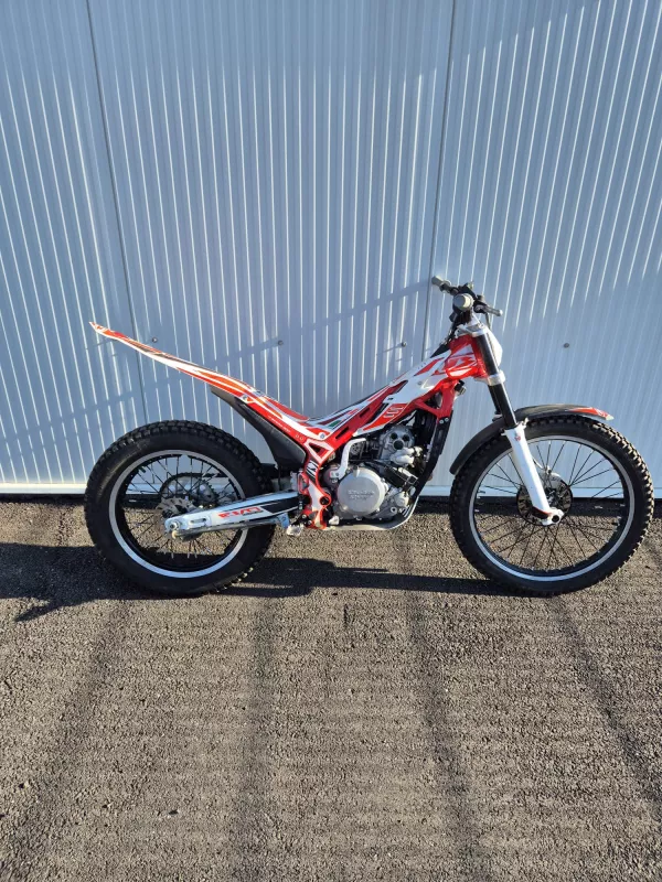 BETA EVO 300 4T MY17 - první majitel ČR