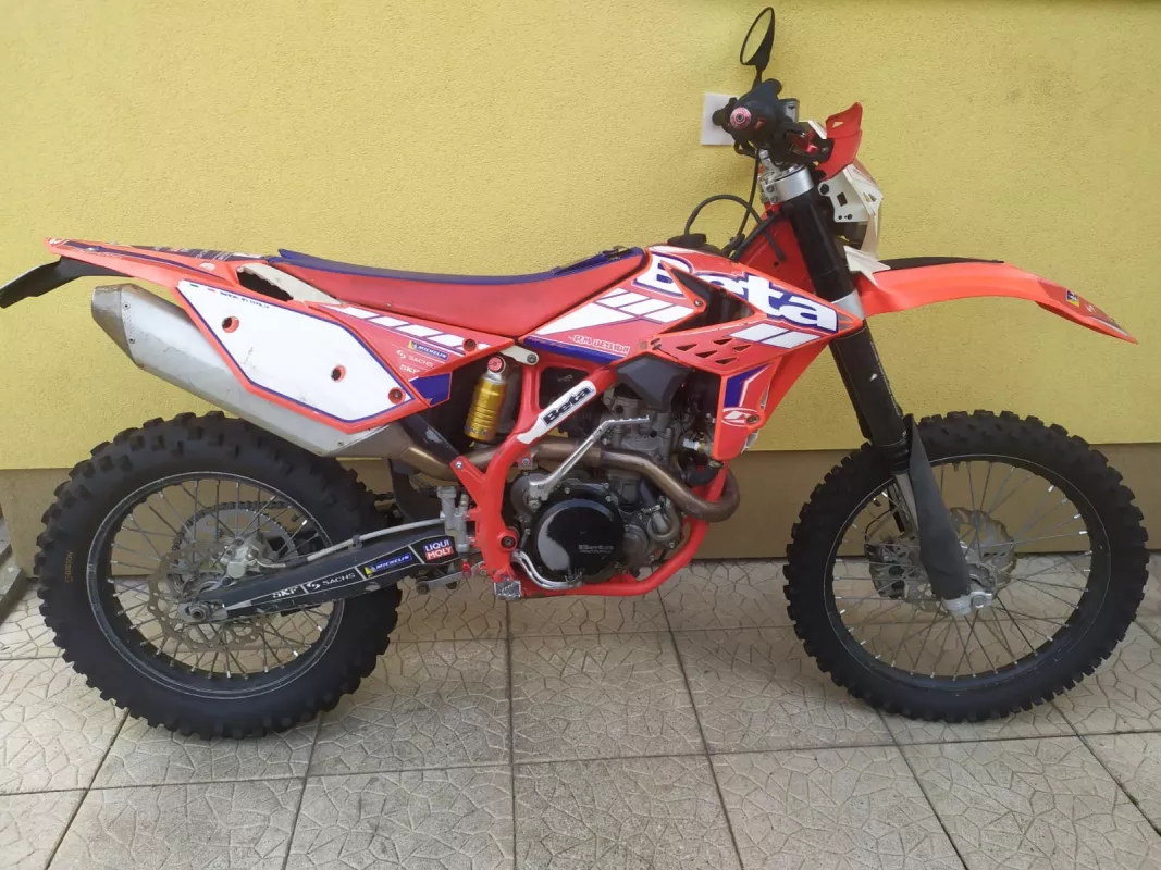 BETA ENDURO BIKE RR 350 4T MY15 - najeto 6685 km