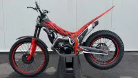 BETA EVO 2T 300 MY25 - najeto 4 mth