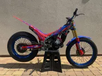 BETA EVO 2T 300cc Factory - MY25 - najeto 36 mth, záruka do 3/27