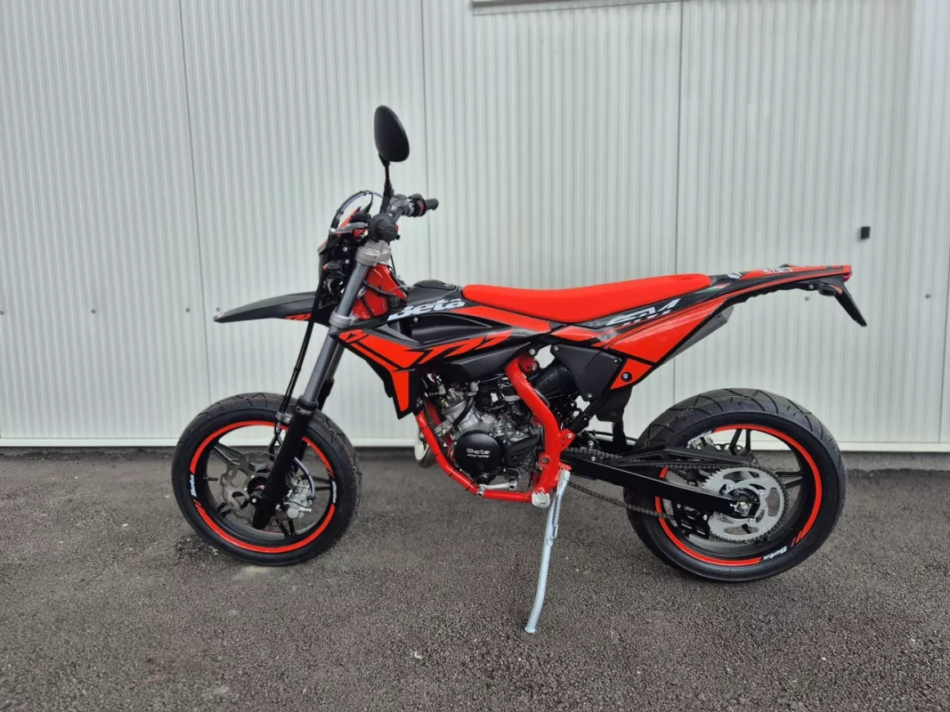 BETA MOTARD BIKE 2T 50 SPORT black E5+ - předváděcí - najeto 13 km